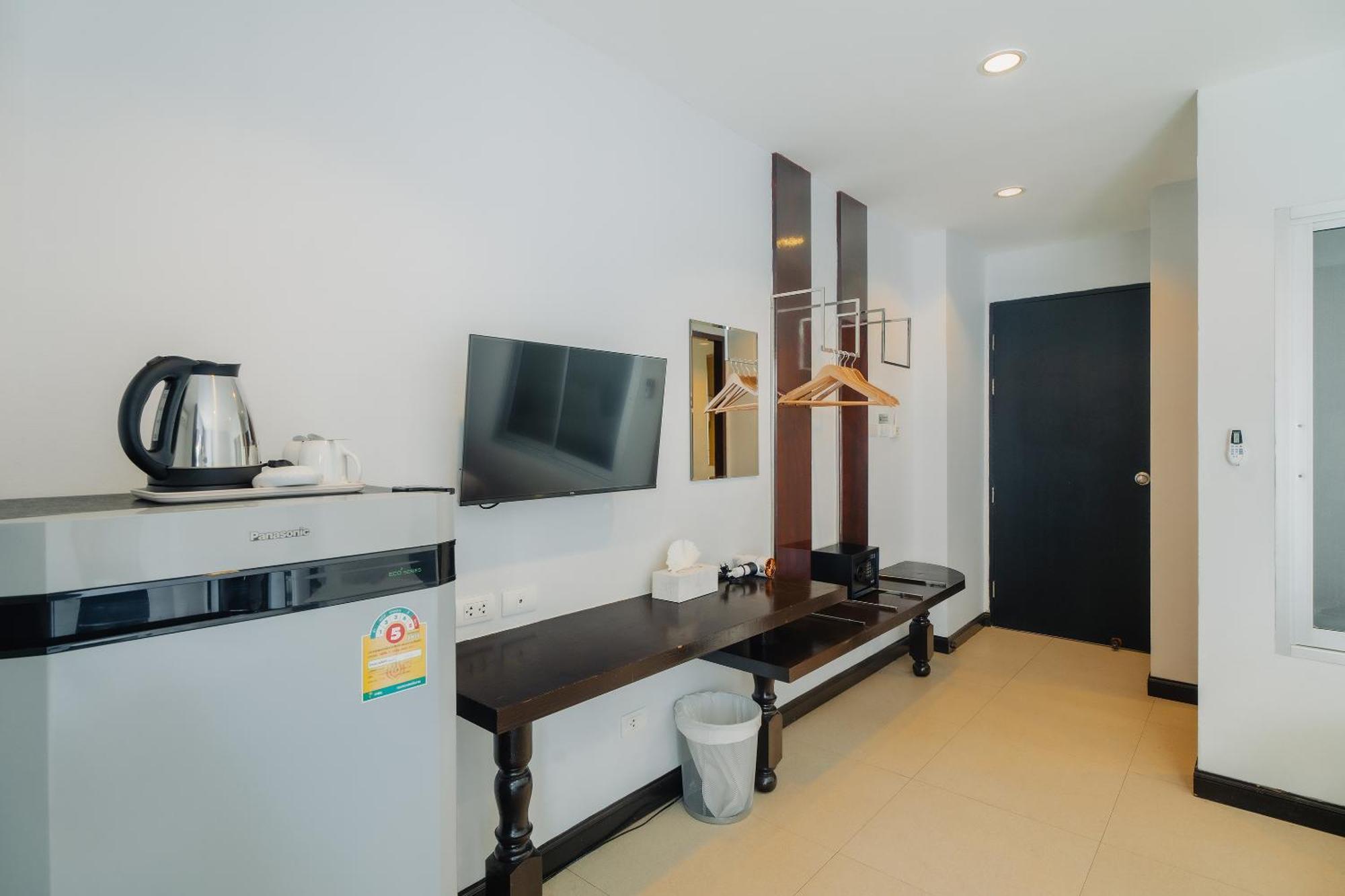 Di Yana Patong Hotel ภายนอก รูปภาพ
